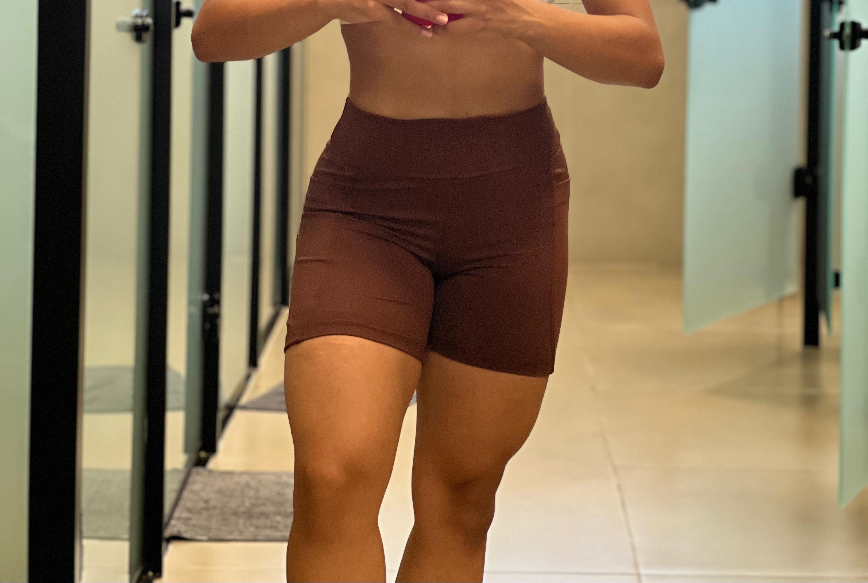 Shorts Com Bolso - Academia - Corrida - Marrom em Poliamida, Confortável e Sem Transparência
