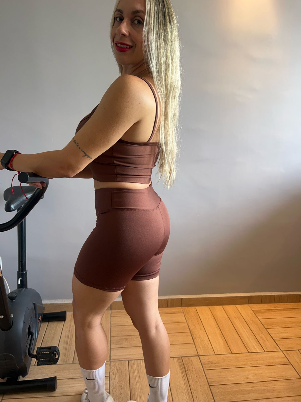 Conjunto - Marrom - Shorts e Top com bojo removível, Confortável e Zero Transparência